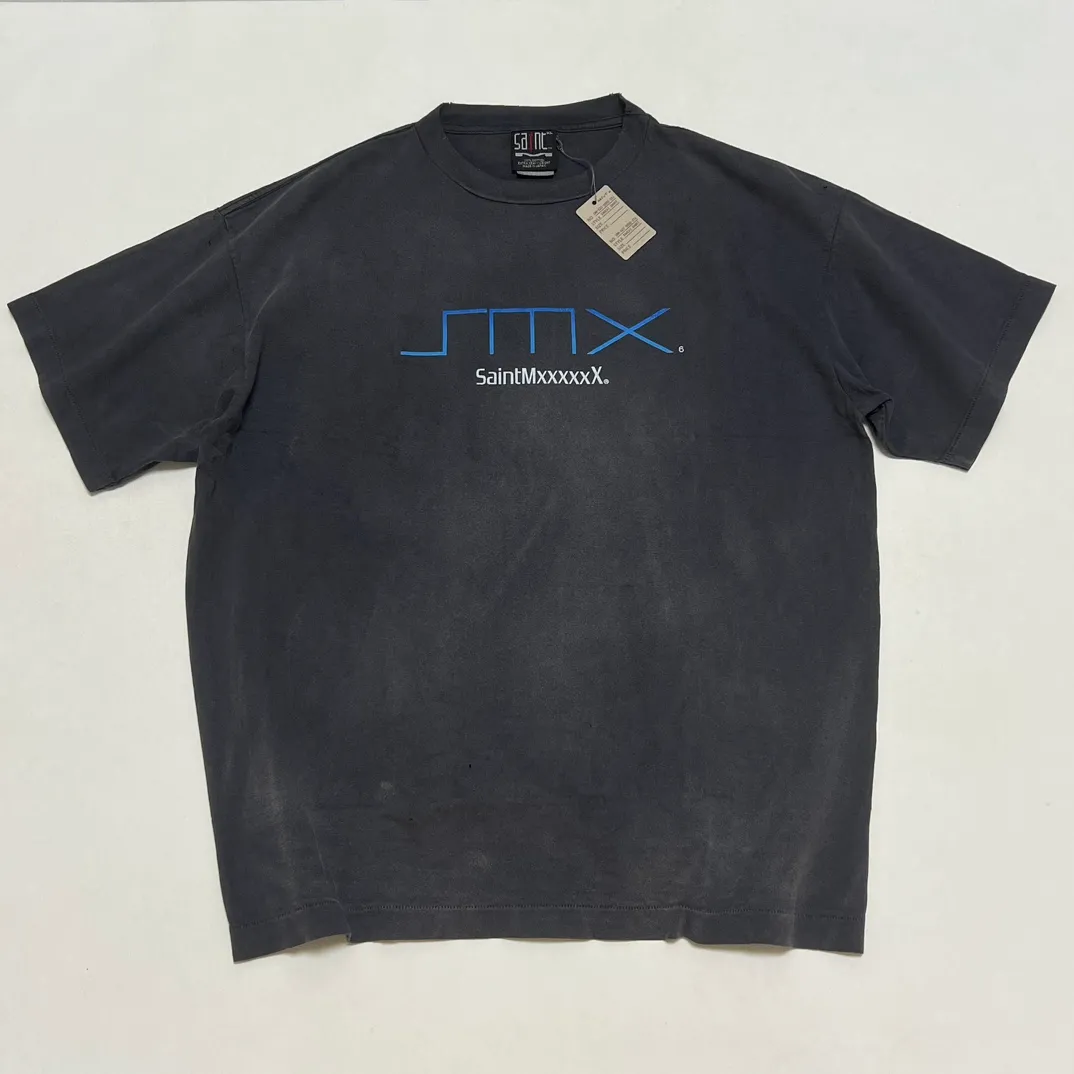 SAINT Mxxxxxx SM6 TEE/BLK latest model SM6 basic LOGO printed TEE, washed black S-XL, garment dyeing, heavy washing to make old, hanging holes, highly restored original printing, correct with anti-counterfeiting angel mark